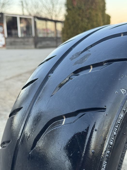 Семи сликове Toyo R888