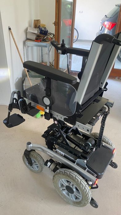 Scaune electrice pentru persoane cu dizabilități