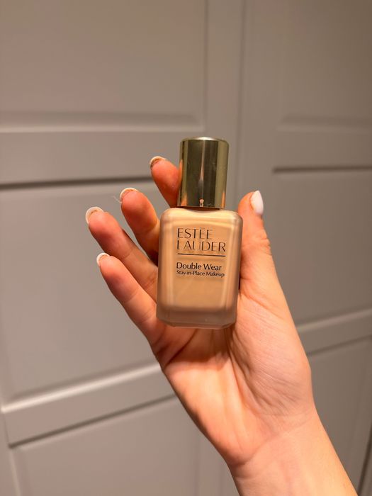 Estée Lauder Double Wear – fond de ten, formula nouă- cu pompiță inclusa- desigilat