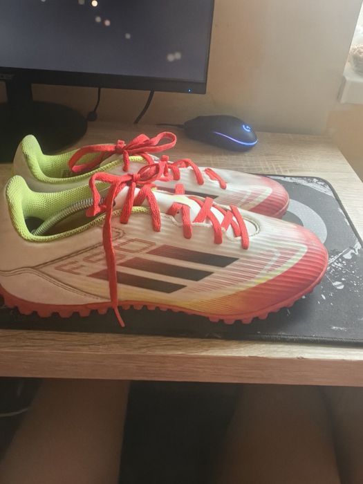 Бутони adidas 42,5