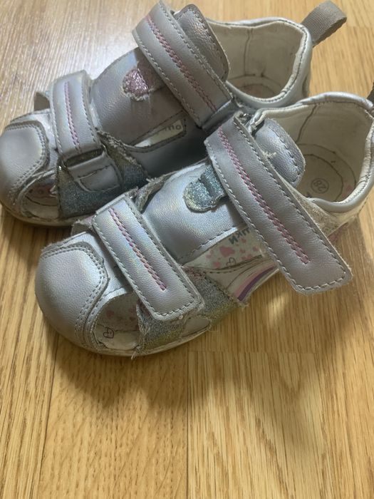 Туфли , сандалии, девочку 5-8лет