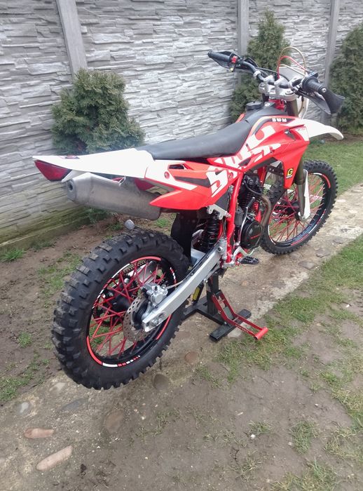 Motocross huzwarna SWM 200 4t 2017