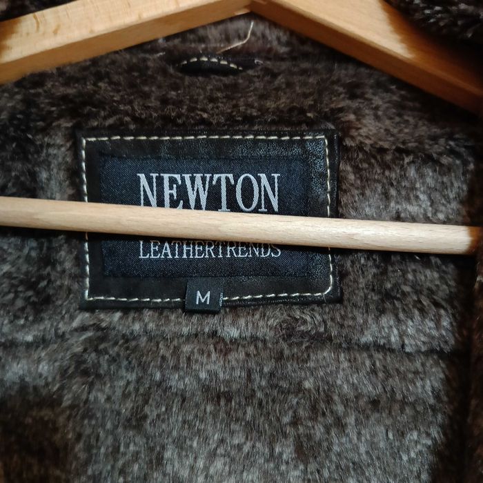 Дамски кожух от естествена кожа Newton