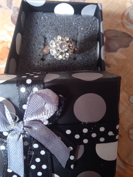 Toshkentisi tilla uzuk 4 gr 19/20 razmerdagilarga toʻgʻri keladi