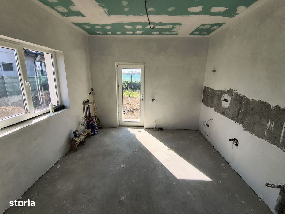Casă nouă cu 4 camere în zonă liniștită