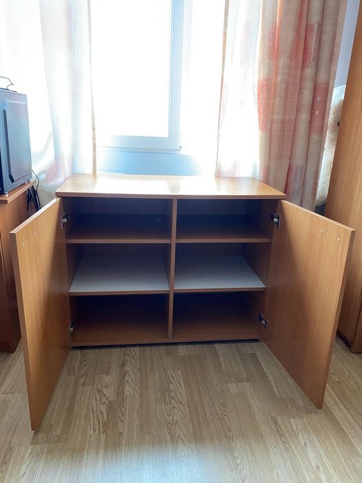 Шкаф цвят череша