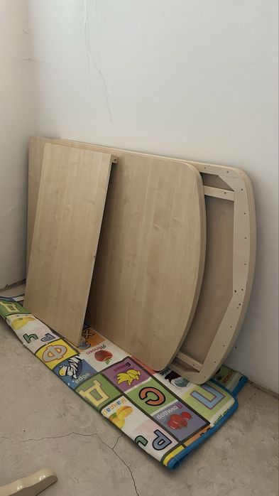 Продам деревянный стол