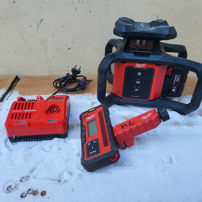 Nivelă laser Milwaukee M18 RLOH600