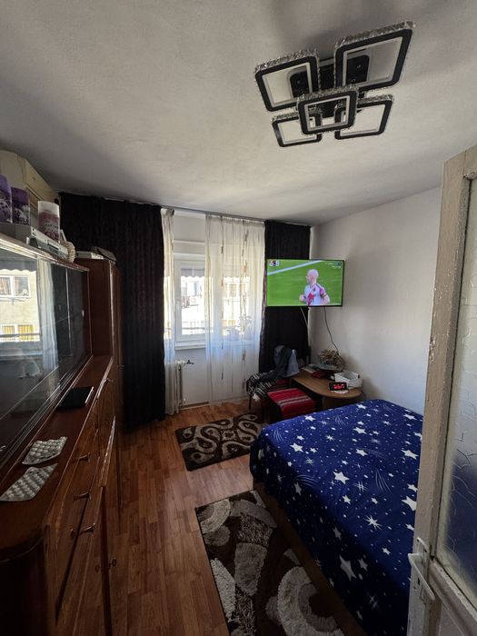 Camera de camin pe putnei (sarari)