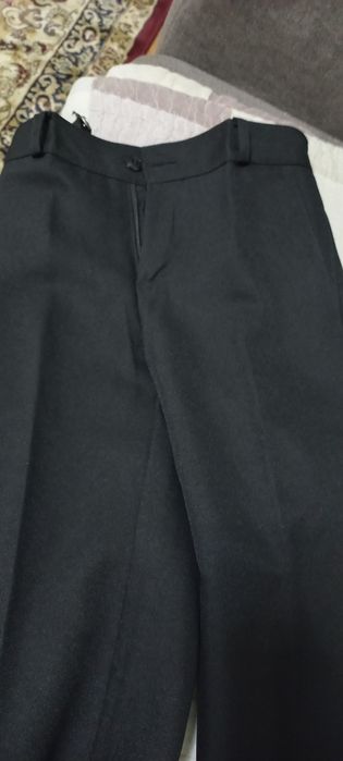 Продам брюки на мальчика