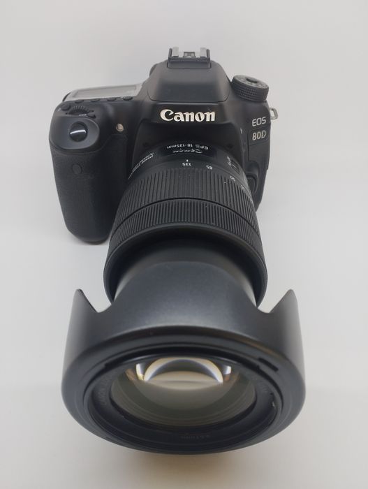 Canon EOS 80D Kit, yangidek holatda