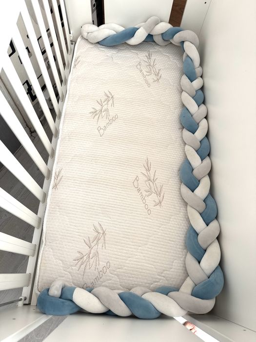 Бебешка кошара с люлеещ механизъм от MDF