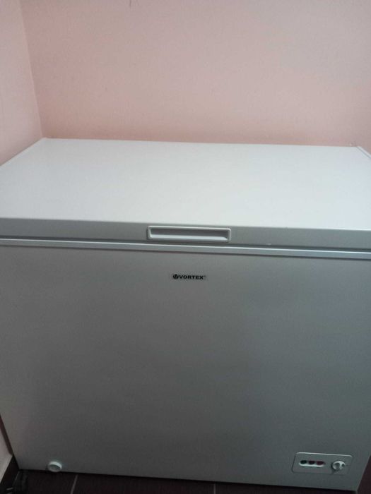 Vând ladă frigorifică (congelator) Vortex, noua