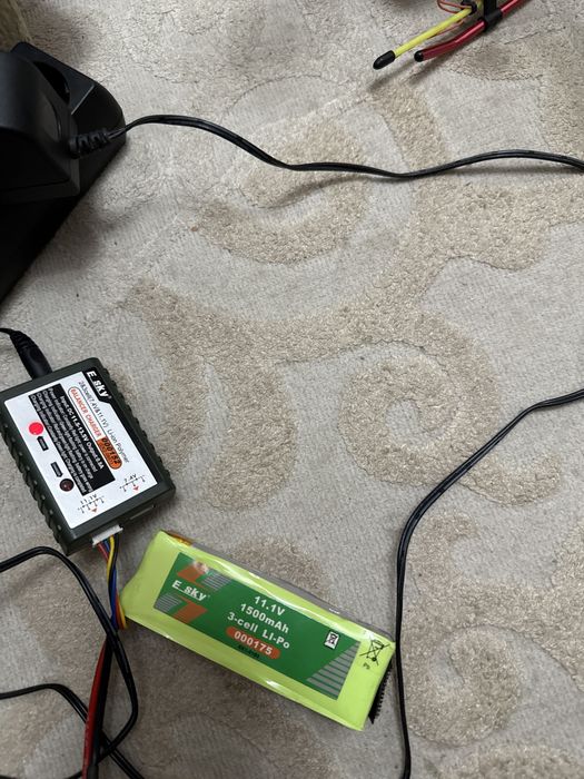 Вертолет на пульте управления