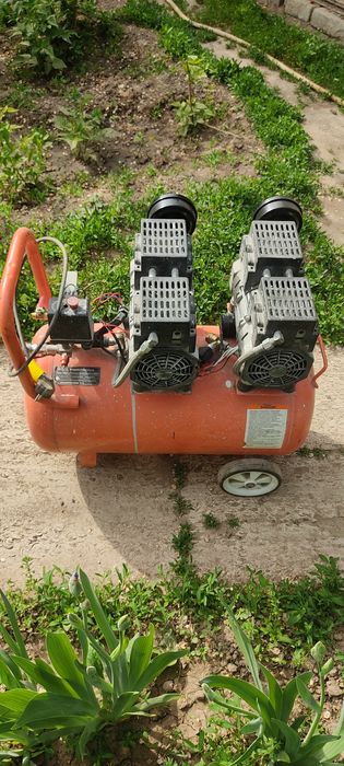 Компрессор без масленный