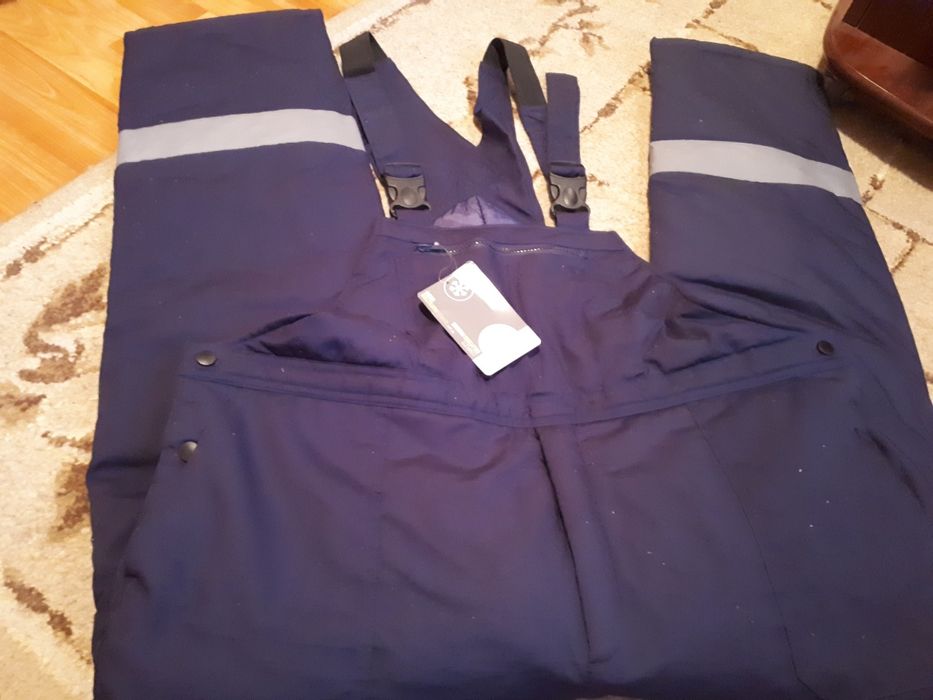Vand scurtă vătuită cu salopetă vătuita