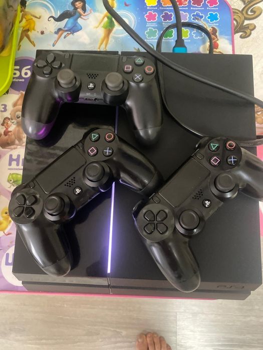 Продаю Sony playstation 4