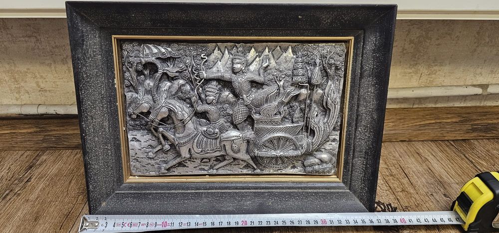Tablou Basorelief Metalic Thailanda – Scenă Mitologică Ramakien / Ramayana