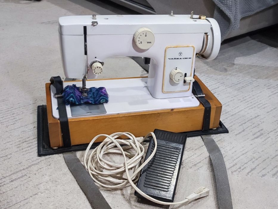 Швейная машинка Чайка 132М
