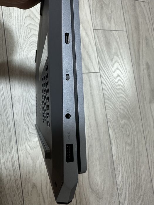 Laptop Lenovo LOQ 15IRX9
