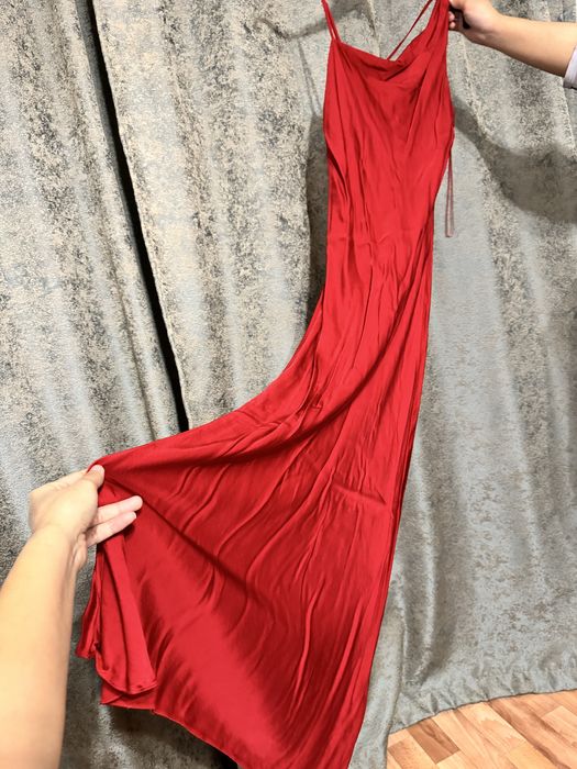 Платье Zara атласное