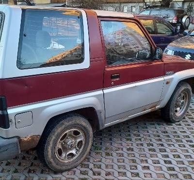 Продавам Daihatsu Feroza