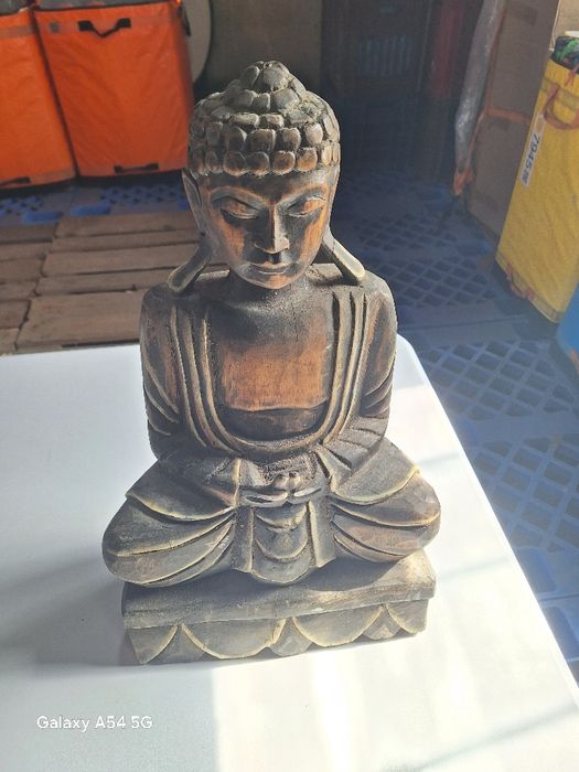 Дървена голяма Буда