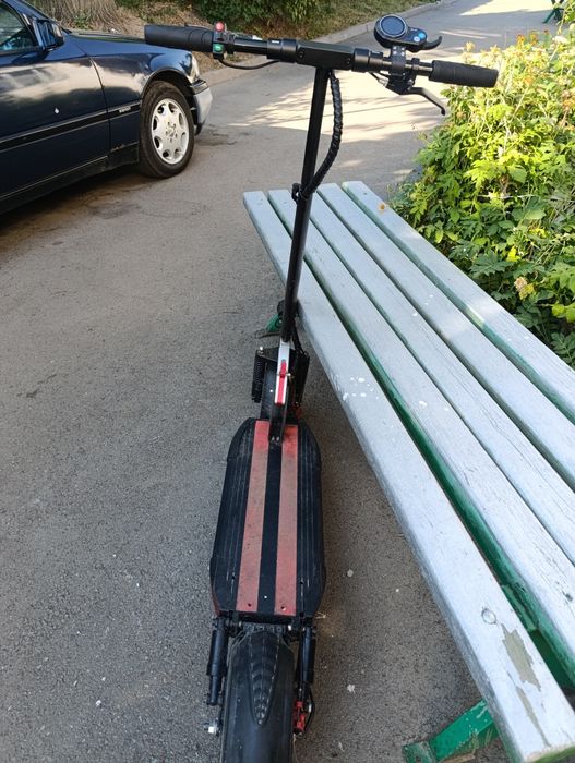 Срочно продам электросамокат