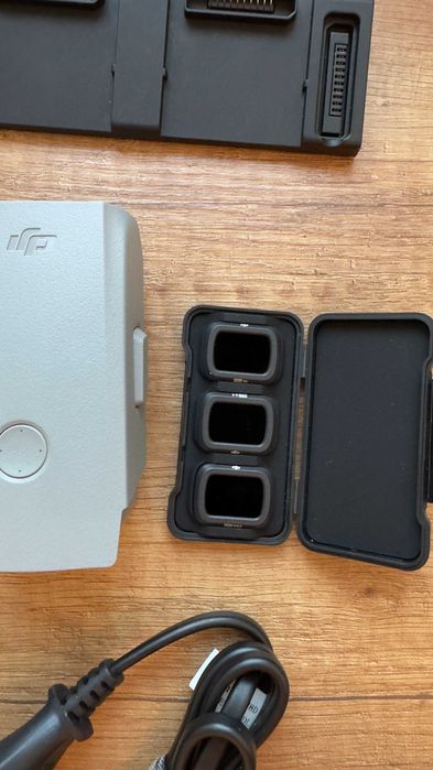 DJI Mavic Air 2 – Fly More Combo (model MA2UE3W)
