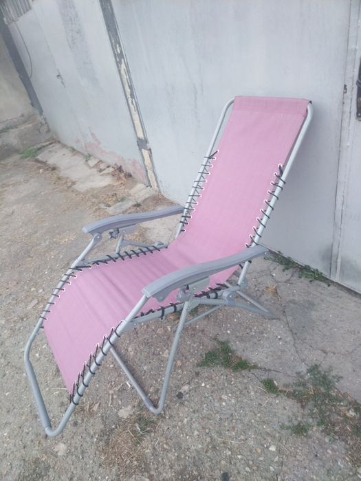 Сгъваем стол шезлонг сподлкътници, функция за люлеене 
Удобен, комфорт