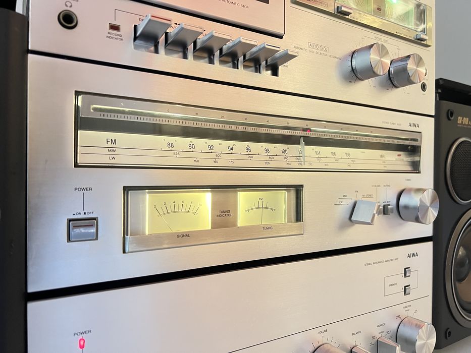 Linie AIWA, Amplificator Aiwa 8100, Tuner Aiwa 9300, deck Aiwa M100