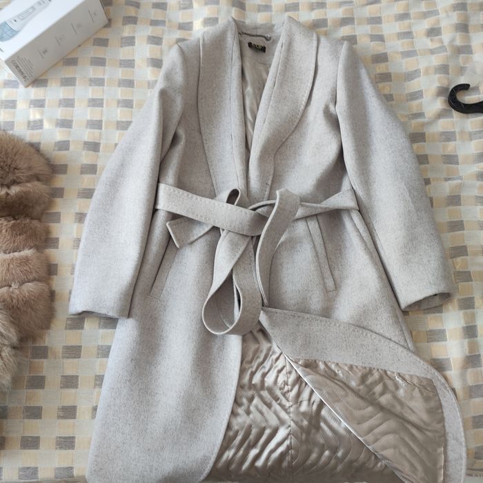 Продам пальто осеннее-зимнее