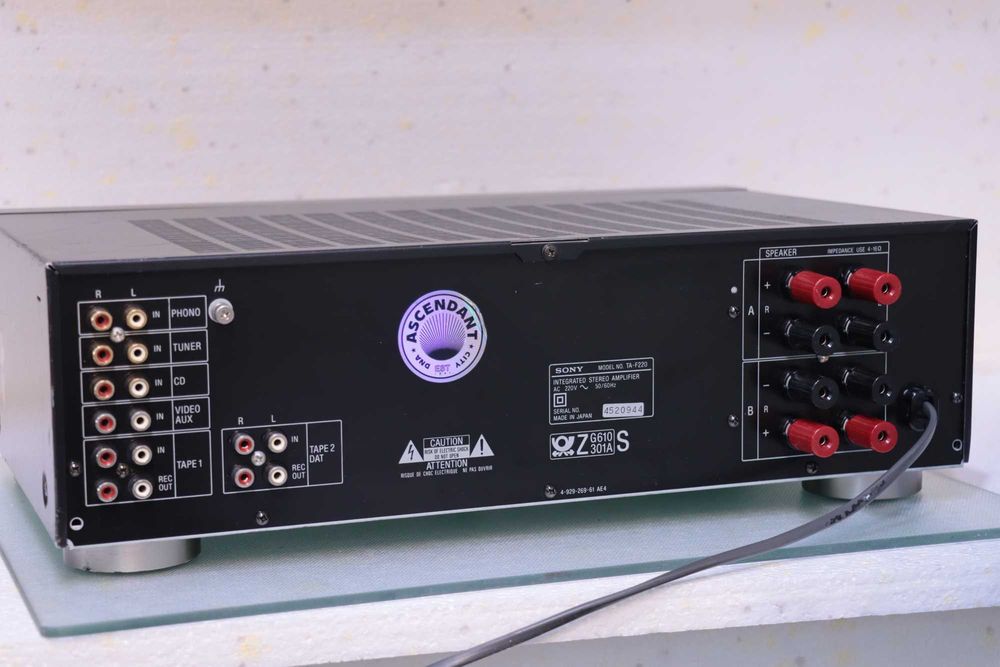 Amplificator Integrat Sony TA-F220 - Made in Japan,2x80W.