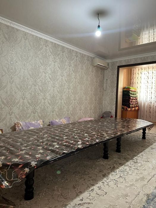 Продается гостиный  стол для зала