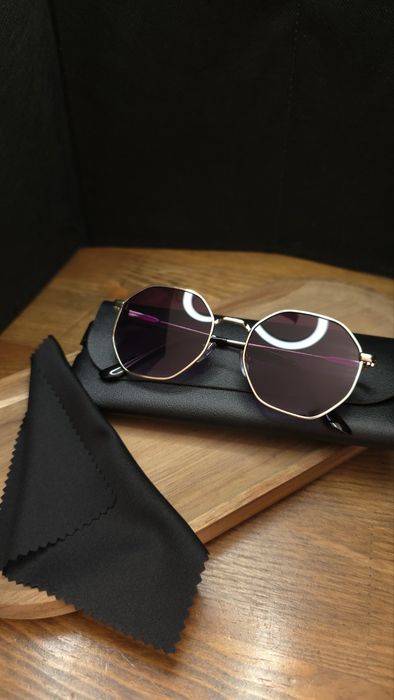 Модерни слънчеви очила