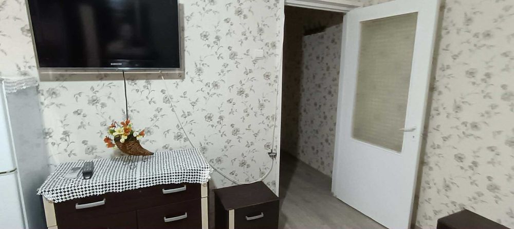 Închiriez garsonieră - zona Malu Rosu