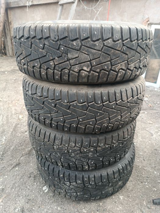 Продам зимние шины с дисками в хорошем состоянии