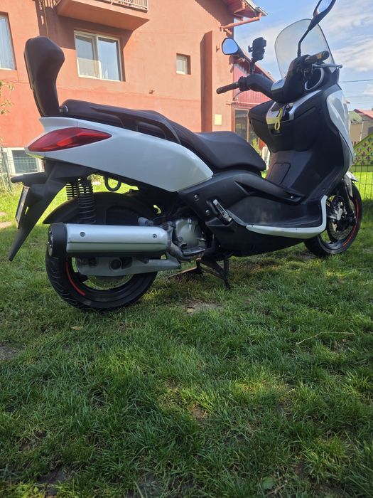 Yamaha x max 125