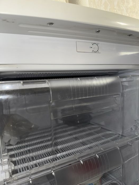 Морзильник вертиакальный