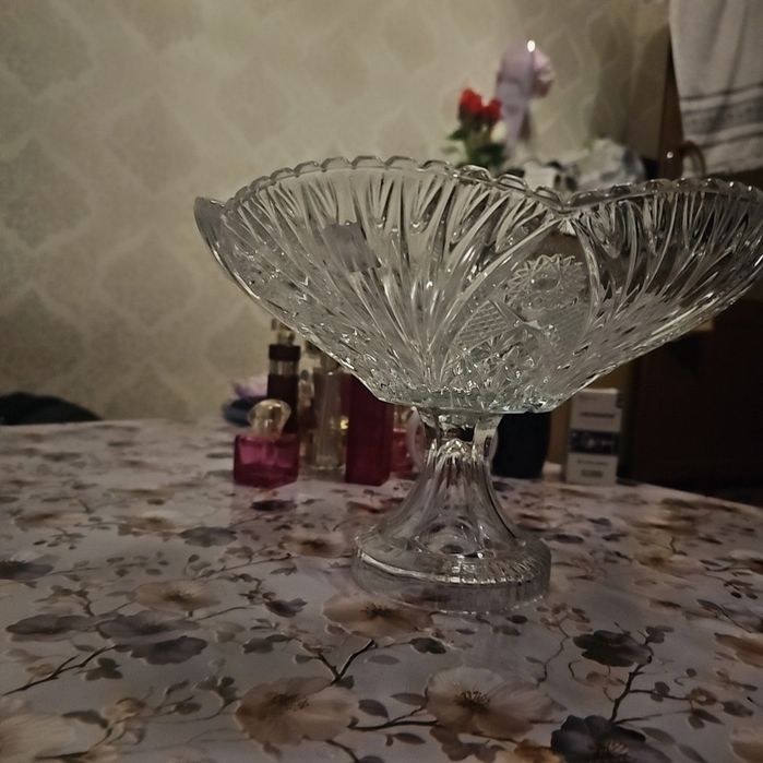 Idishlar to'plami sotiladi
