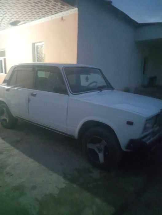 Жигули ваз2107..