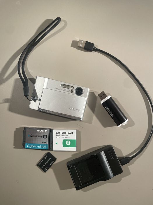 Sony CyberShot DSC-T30 мыльница