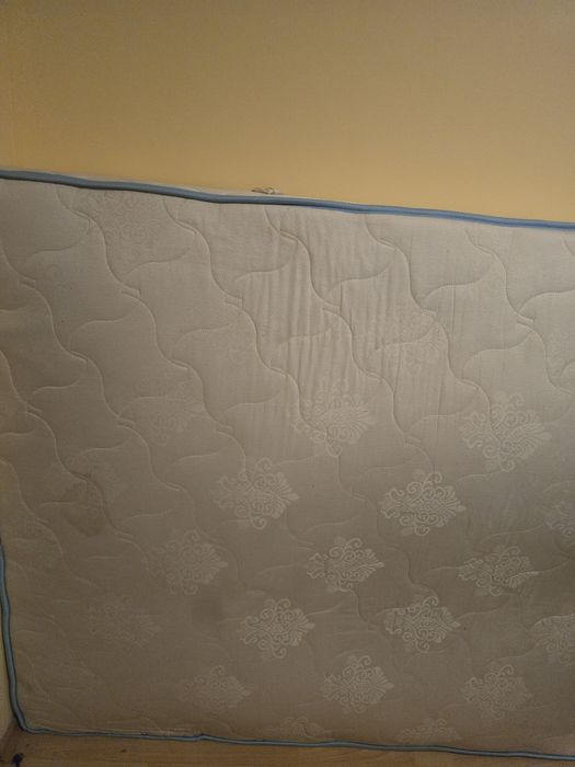 Продавам матрак 144×190