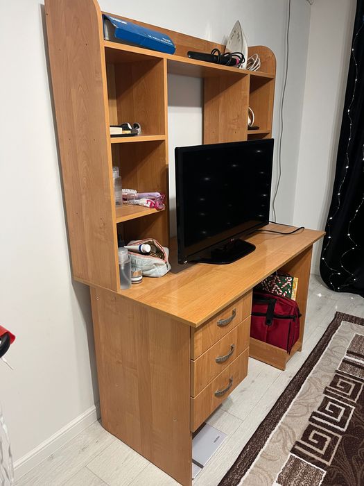 Продаю стол в комнату