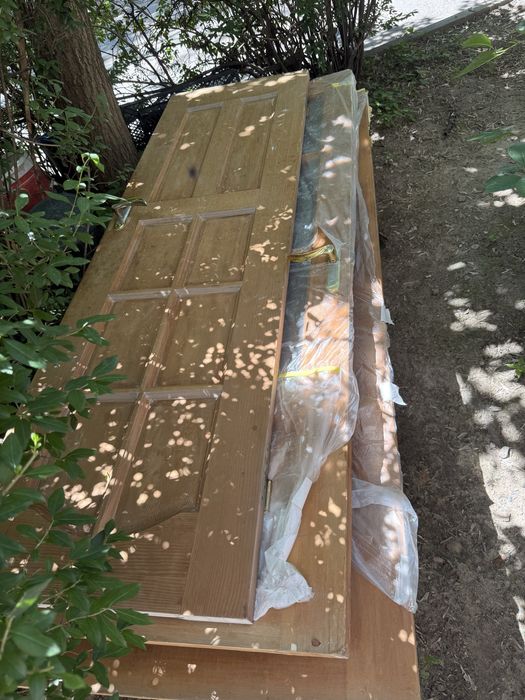 Продам двери.