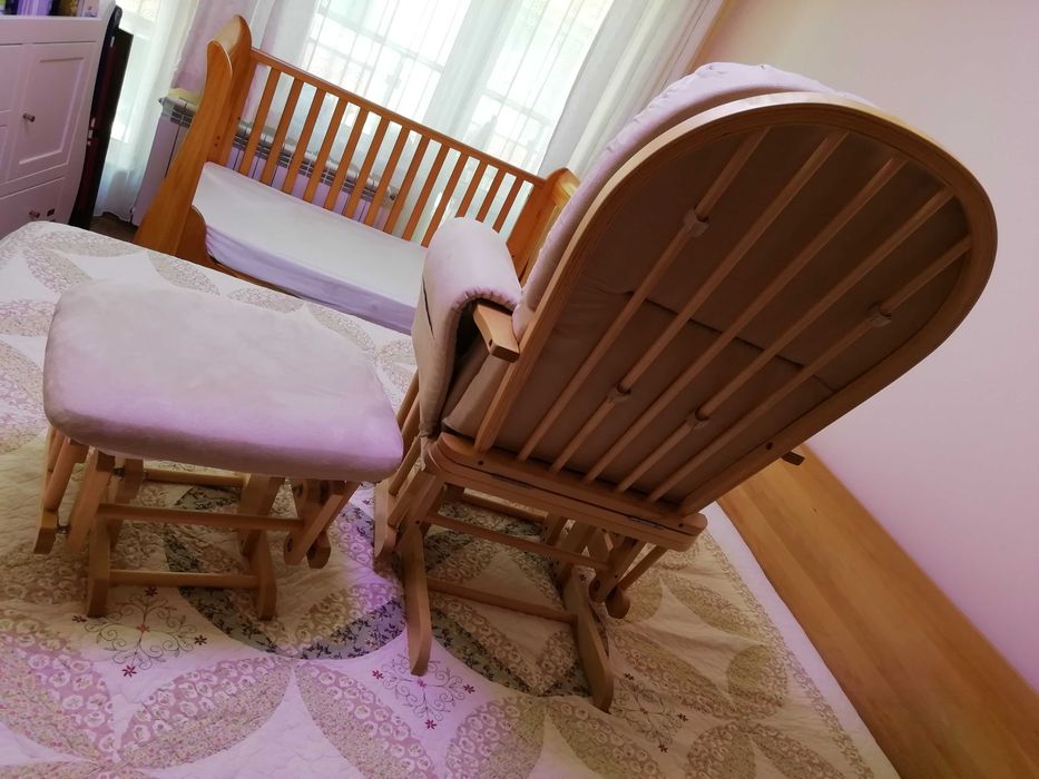 Регулируемо Кресло Фотьойл Люлеещ Стол Кърмене Tutti BambiniТабуретка