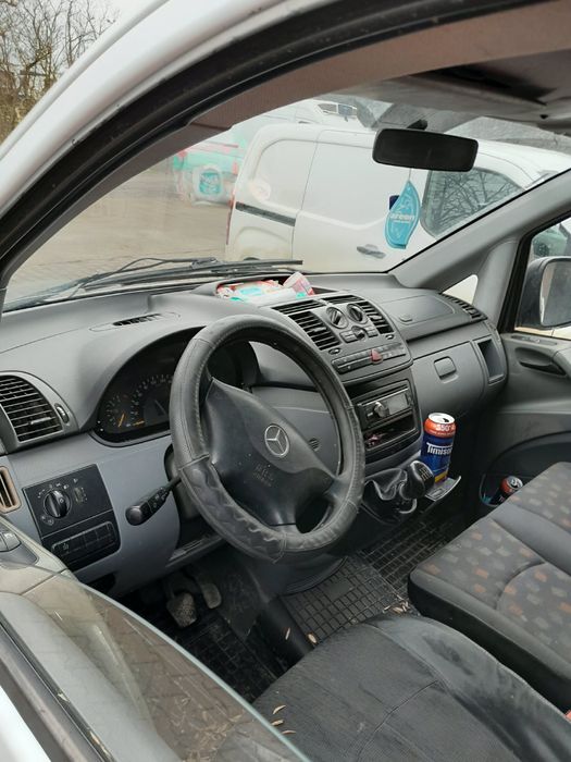 Vand Mercedes vito anul 2005
