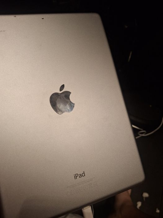 Ipad apple  air 1 spacegray 4 bucati vand sau schimb