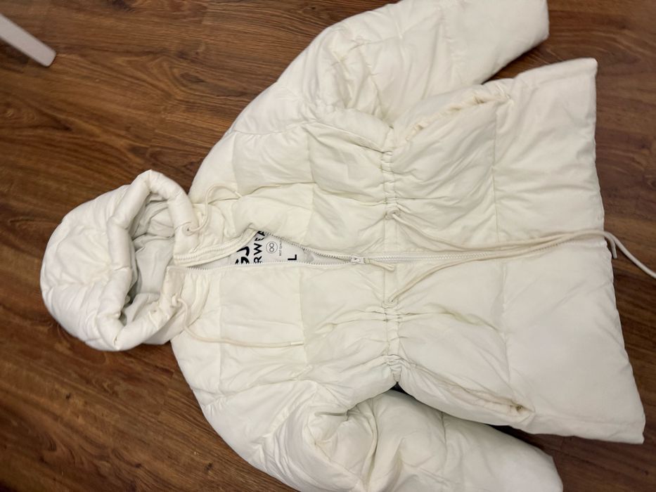 Белый пуховик новый