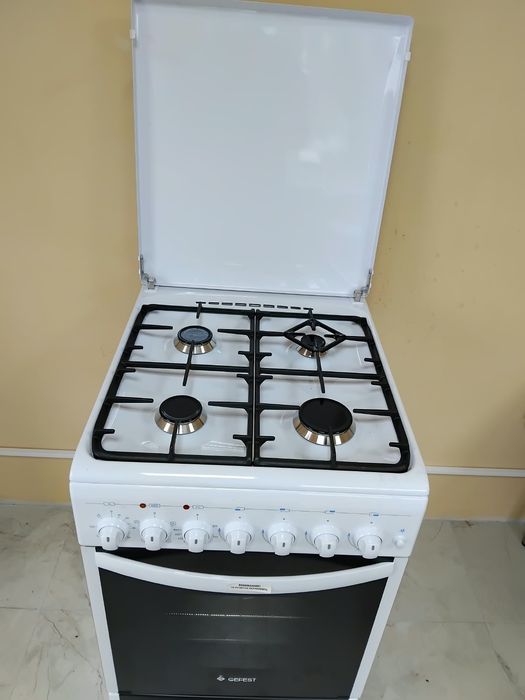 Продам газовую плиту